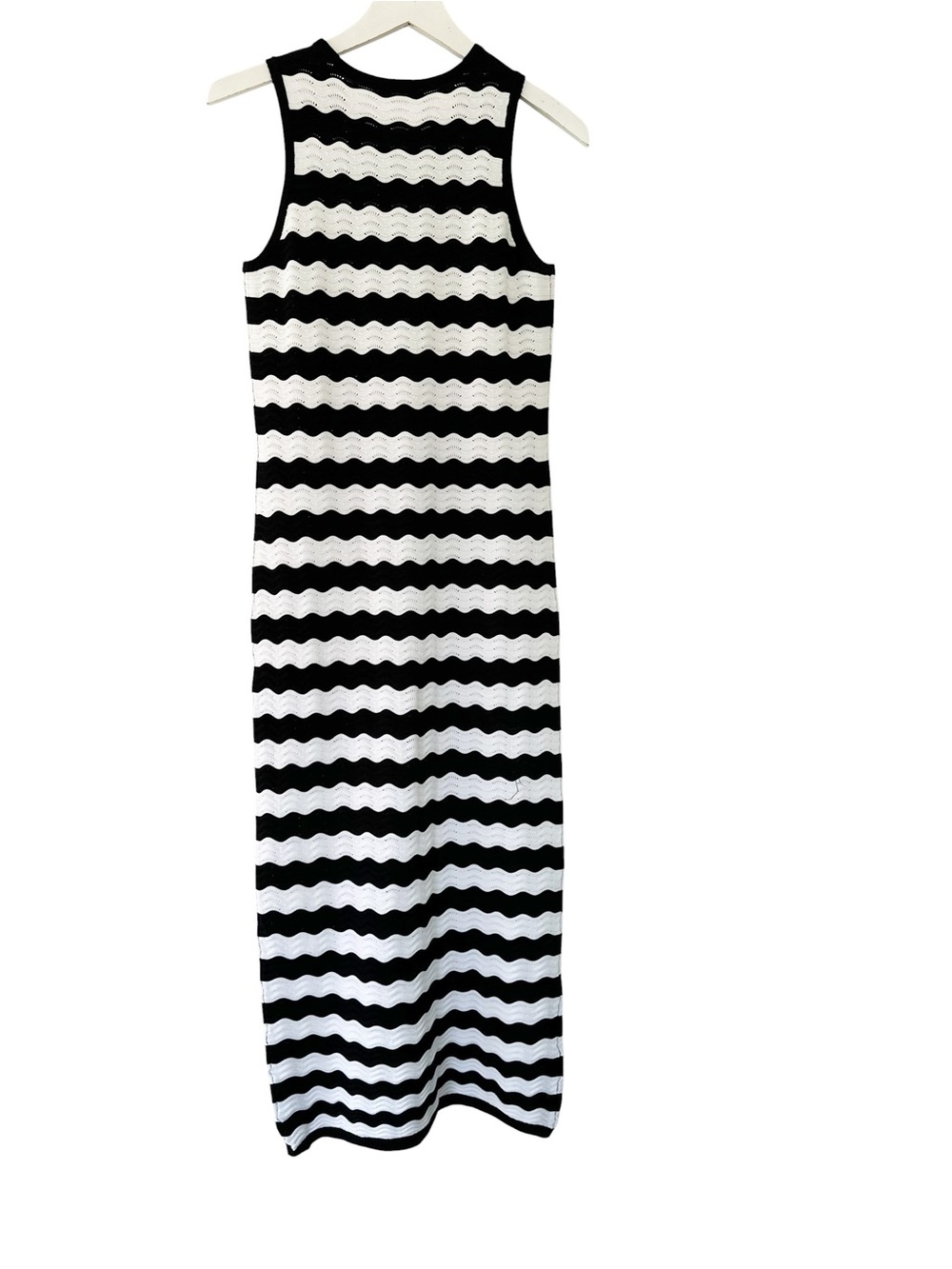 Tuckernuck | Hyacinth House • Black & White Wavy Knit Stripe Wilder Dress - Picture 5 of 8